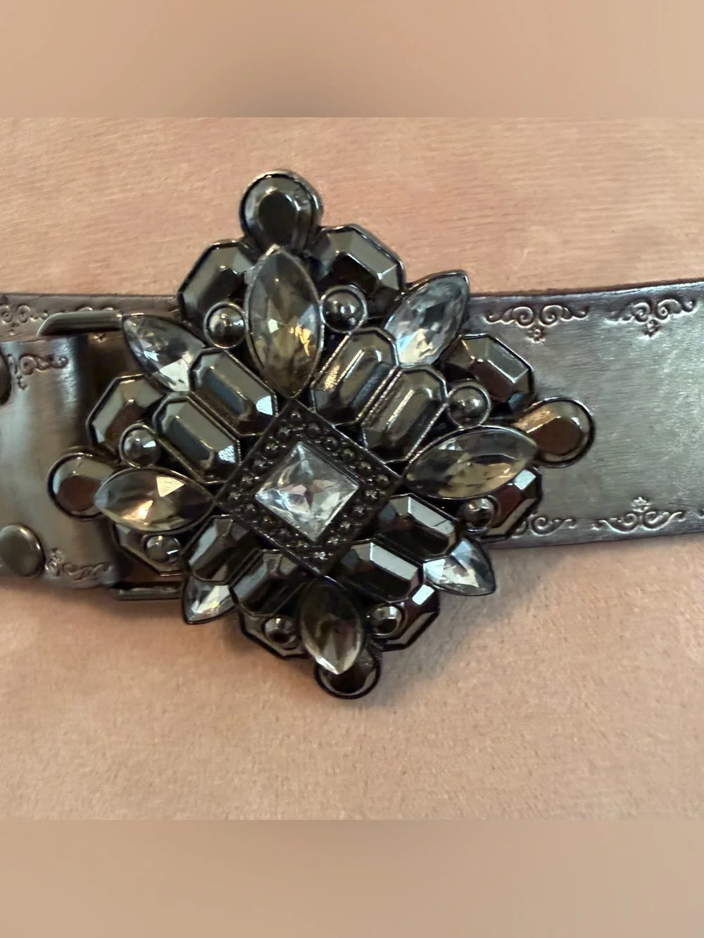 Vintage FOSSIL Silver Jeweled Buckle Belt Embossed Leather Size M